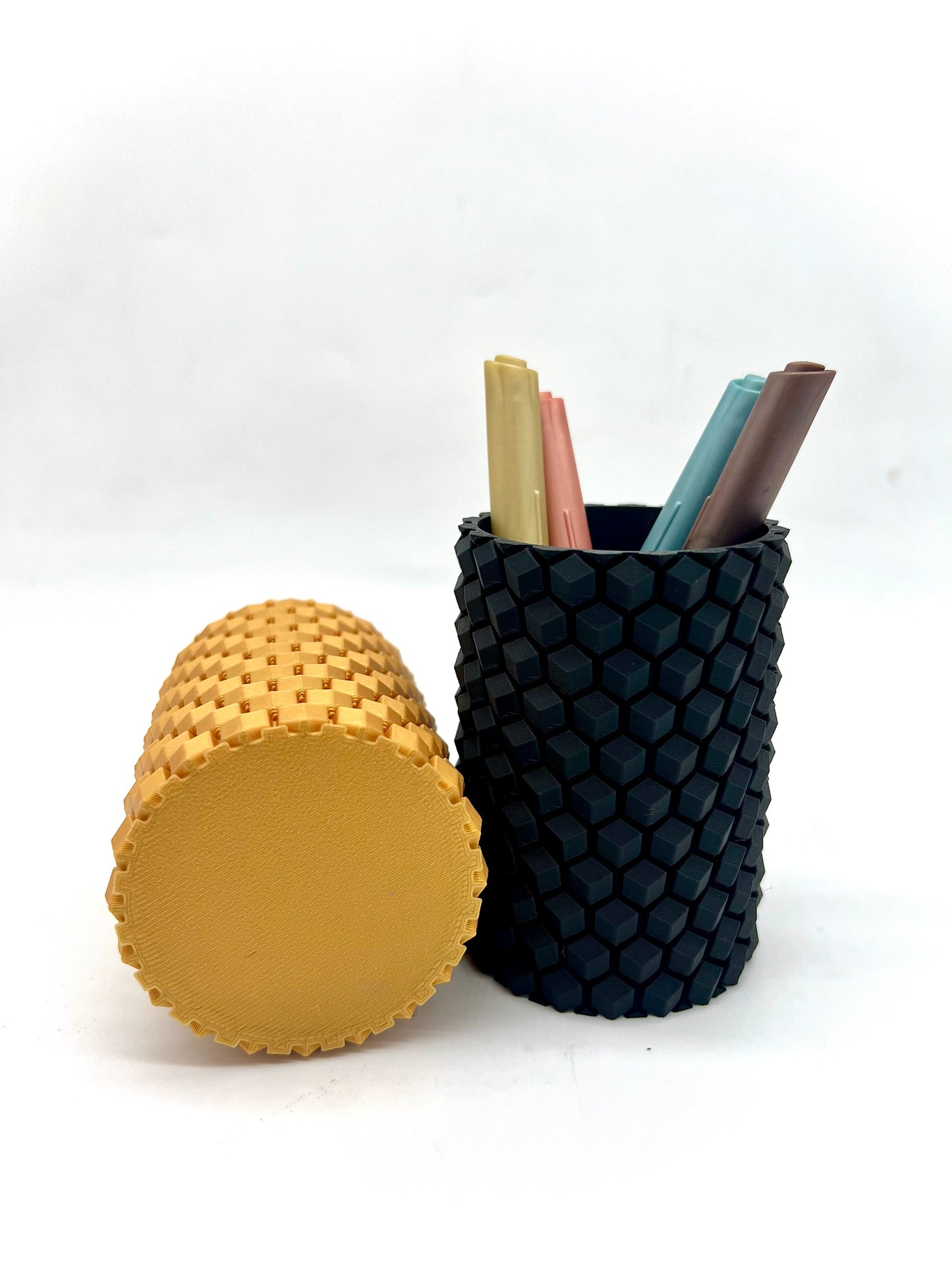 Suport pentru pixuri cu model Honeycomb – Imprimare 3D