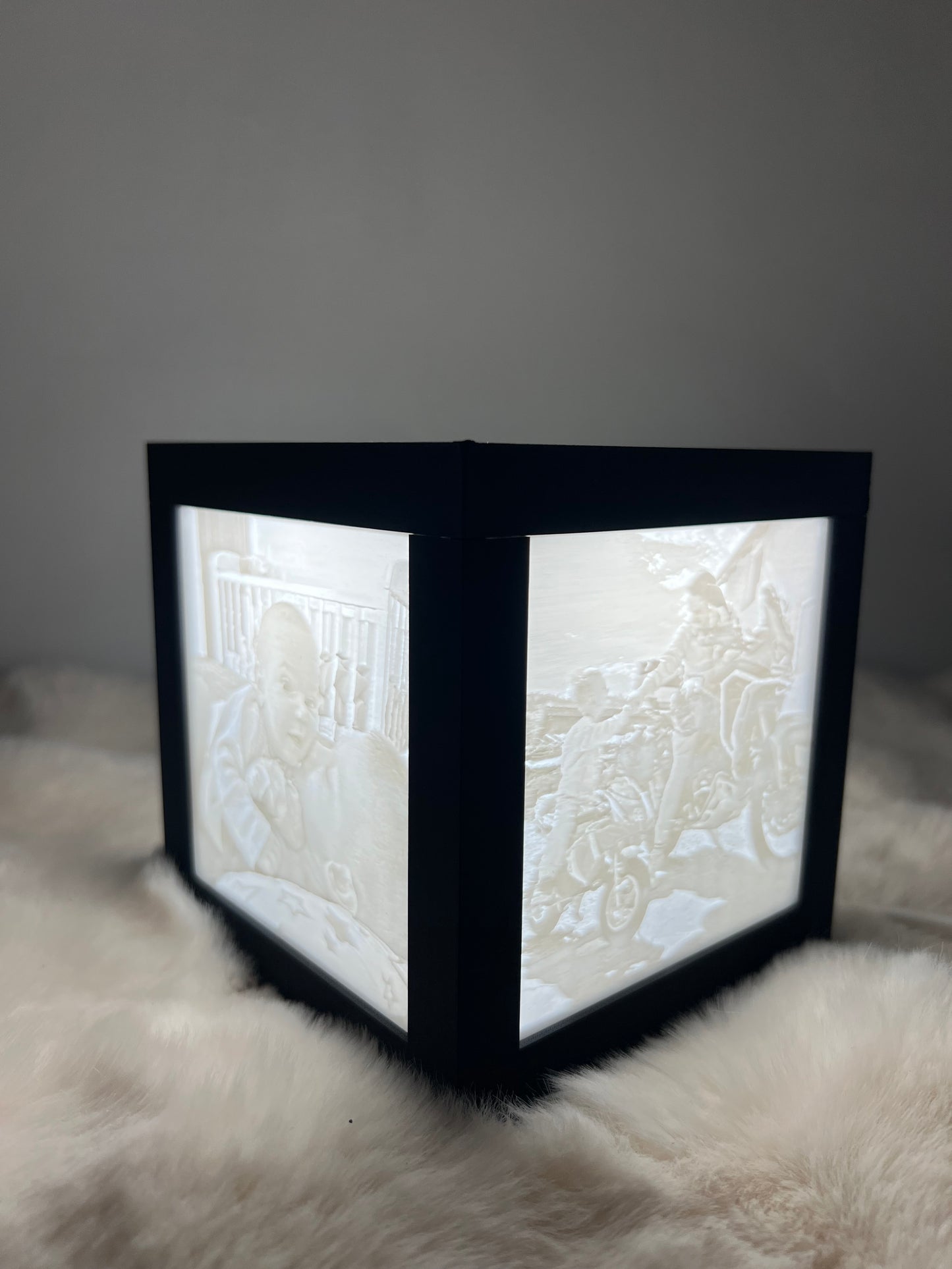 Lampă Personalizabilă Lytophane – Panou 100×100 mm, Iluminare LED