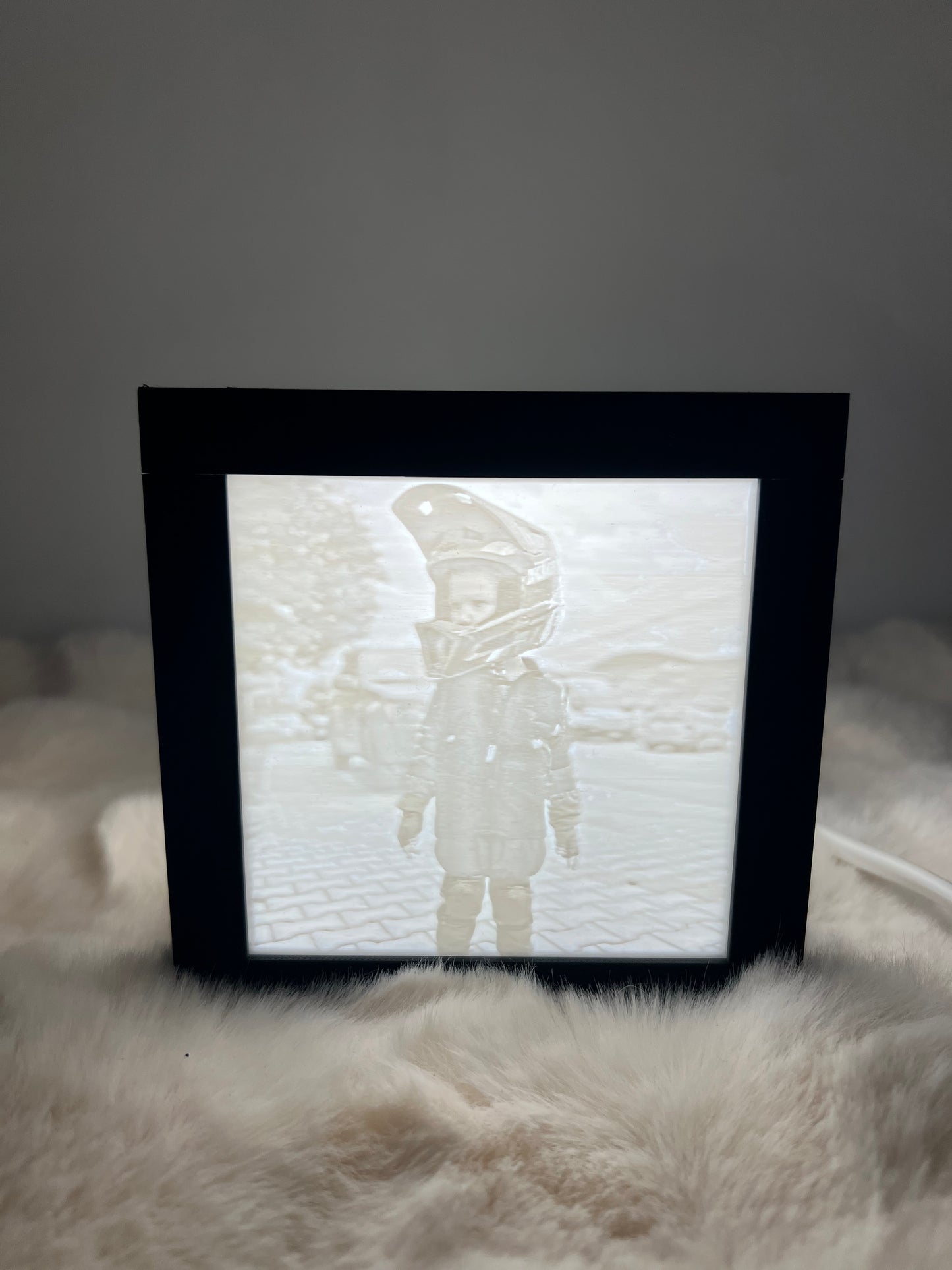 Lampă Personalizabilă Lytophane – Panou 100×100 mm, Iluminare LED