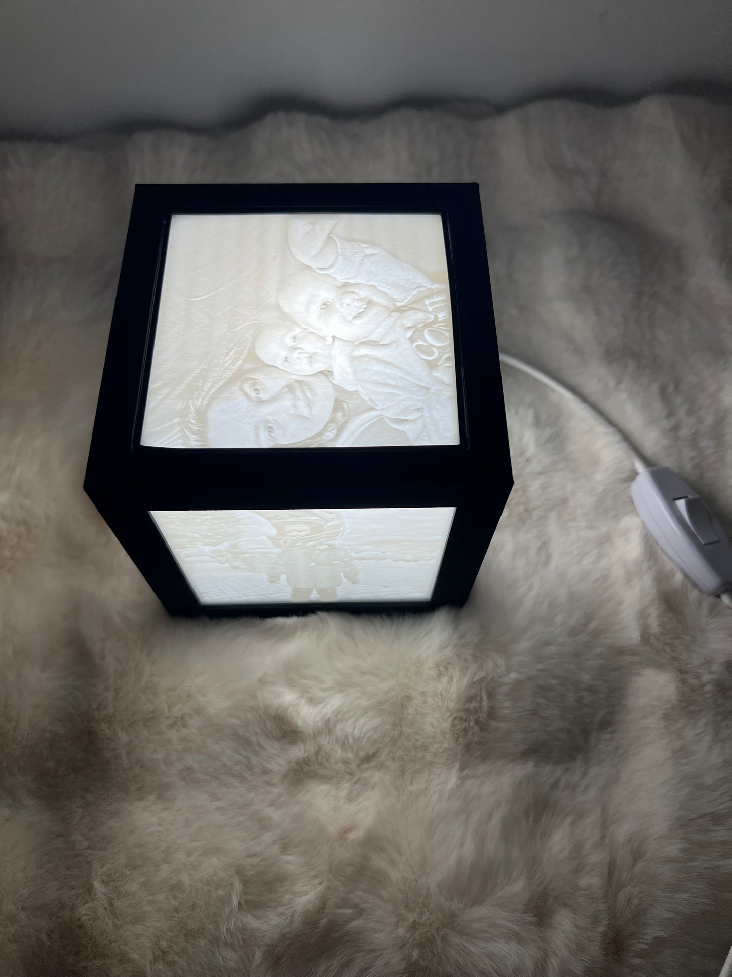 Lampă Personalizabilă Lytophane – Panou 100×100 mm, Iluminare LED