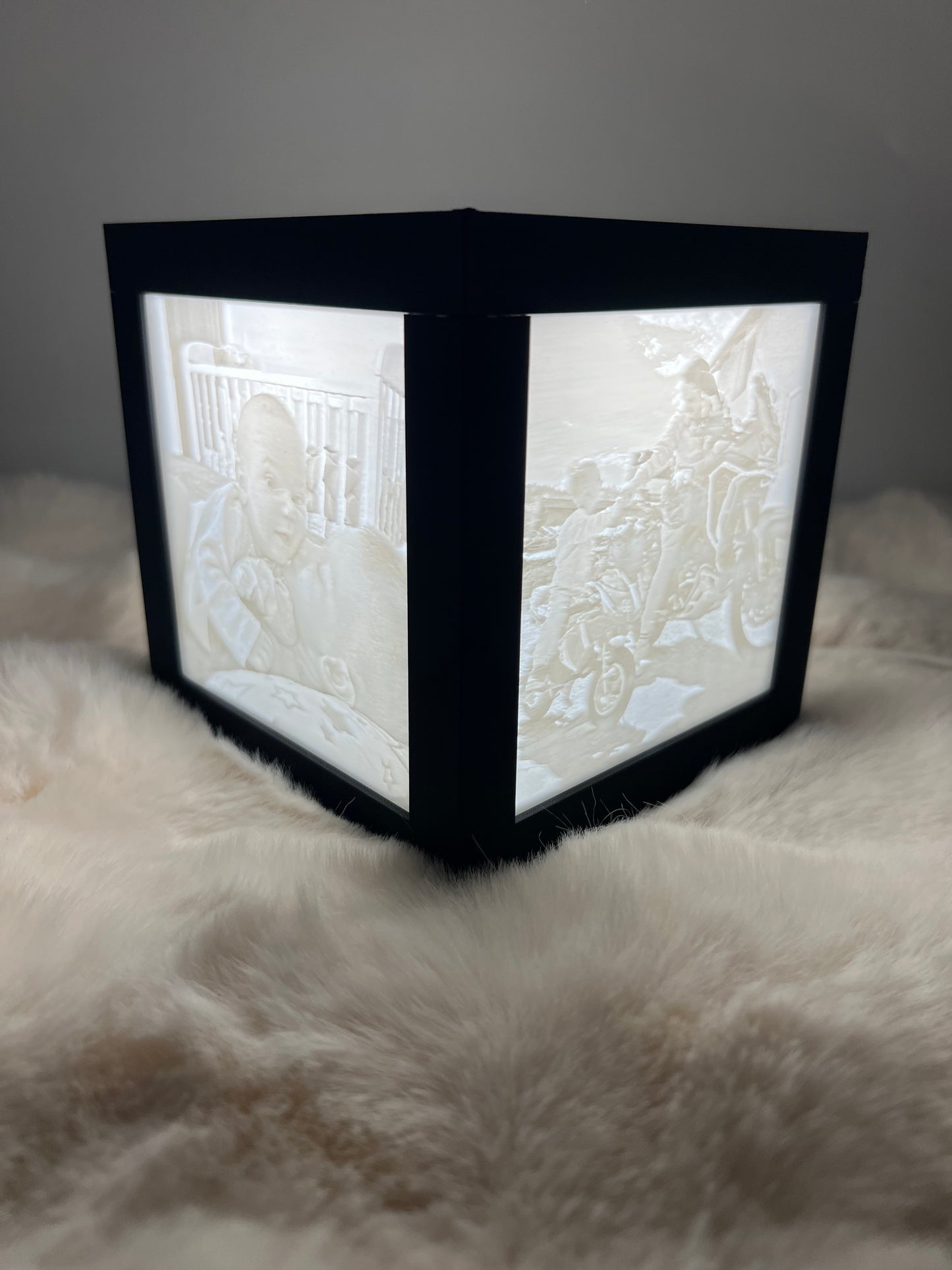 Lampă Personalizabilă Lytophane – Panou 100×100 mm, Iluminare LED