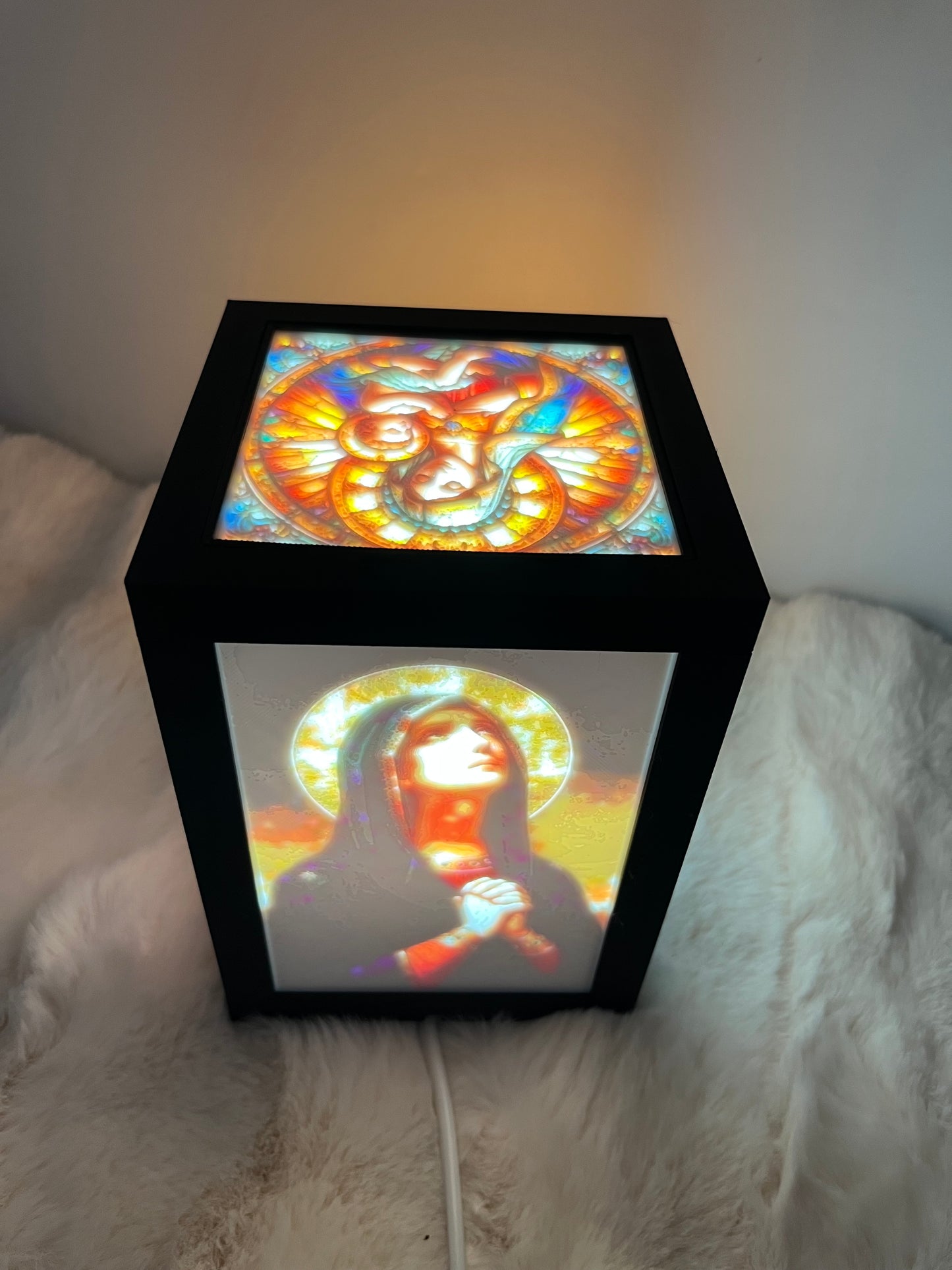 Lampă Religioasă cu 5 Lytophane – Iluminare LED cu Design Religios (Color)