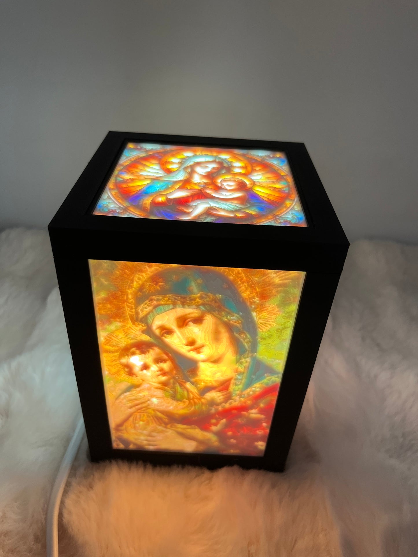 Lampă Religioasă cu 5 Lytophane – Iluminare LED cu Design Religios (Color)