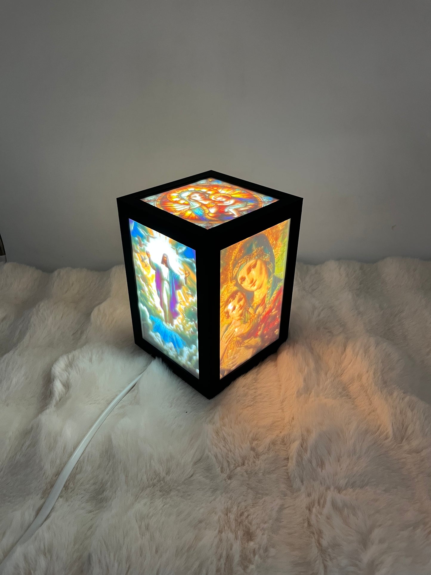 Lampă Religioasă cu 5 Lytophane – Iluminare LED cu Design Religios (Color)