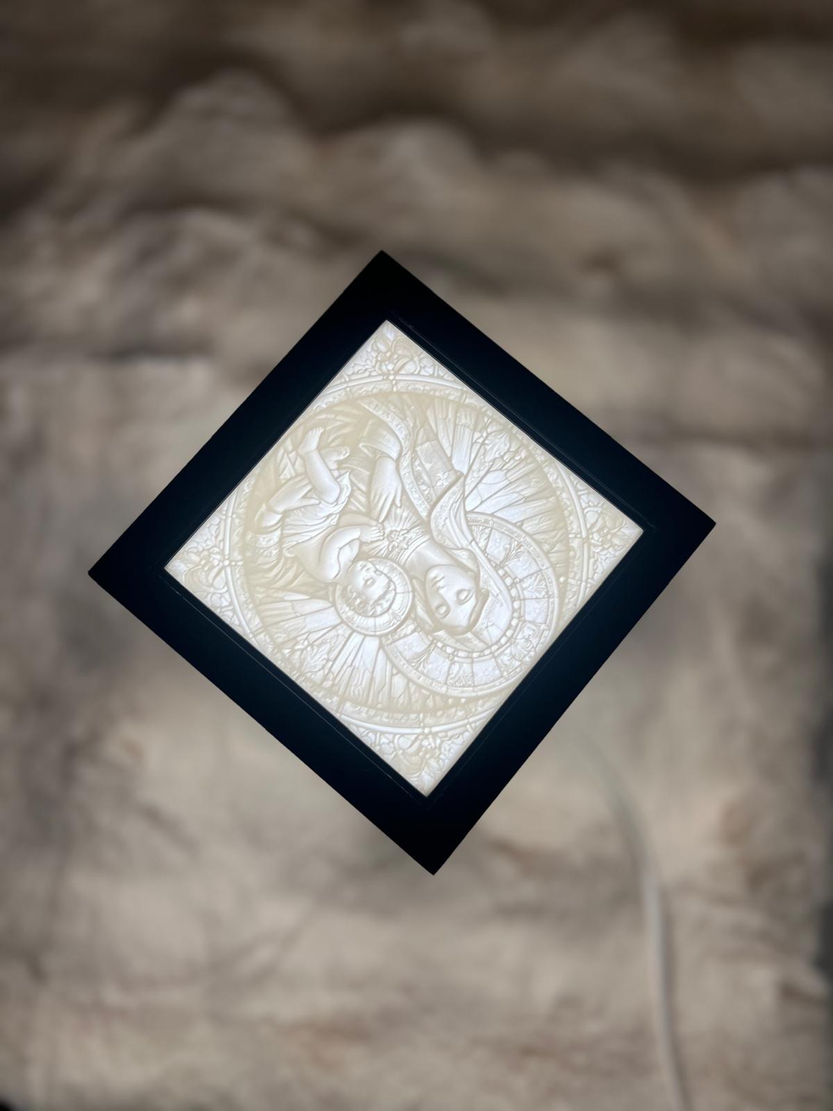 Lampă Religioasă cu 5 Lytophane – Iluminare LED cu Design Religios (Alb-Negru)