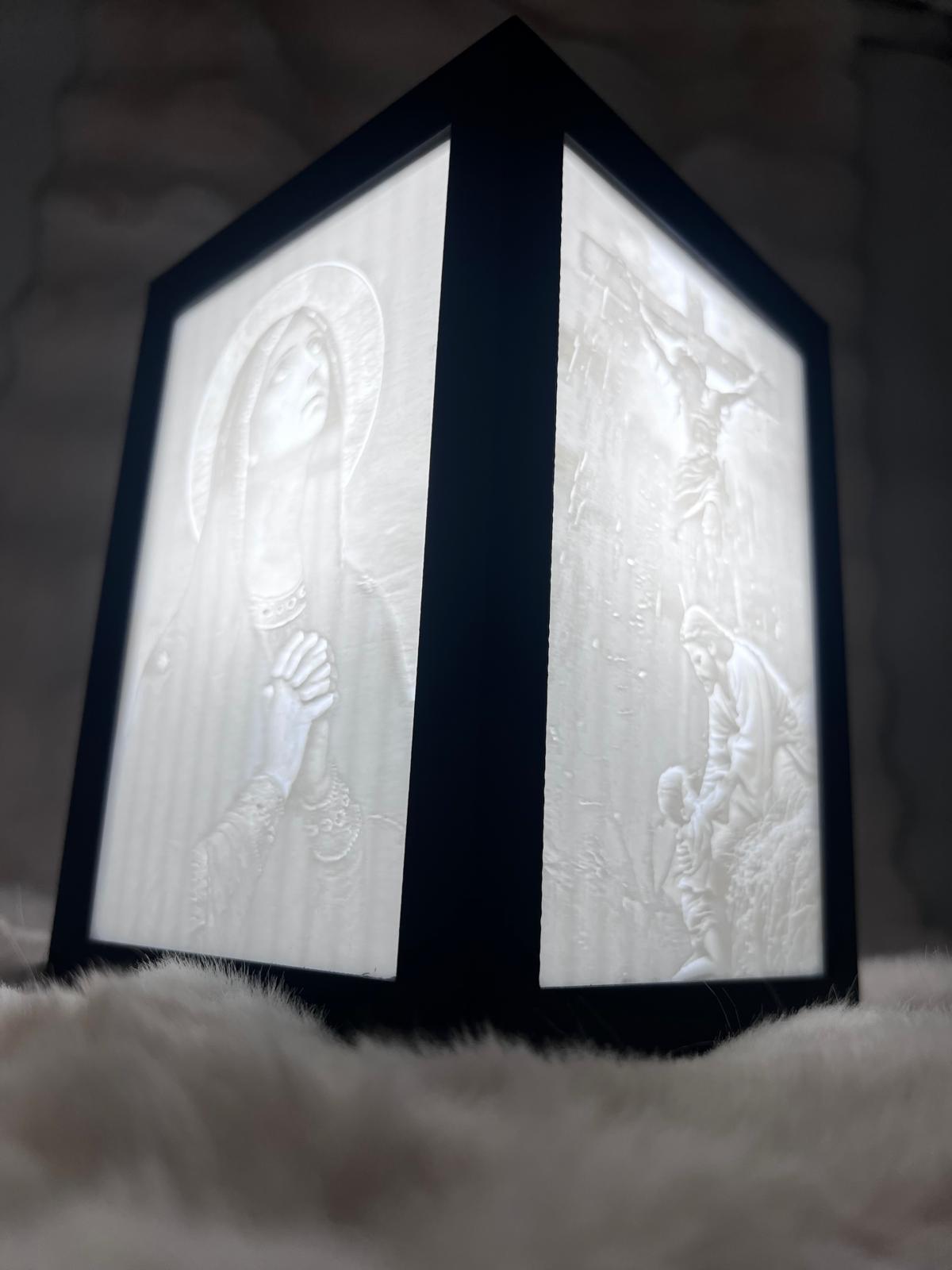Lampă Religioasă cu 5 Lytophane – Iluminare LED cu Design Religios (Alb-Negru)