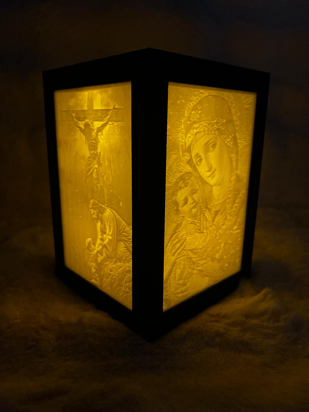 Lampă Religioasă cu 5 Lytophane – Iluminare LED cu Design Religios (Alb-Negru)