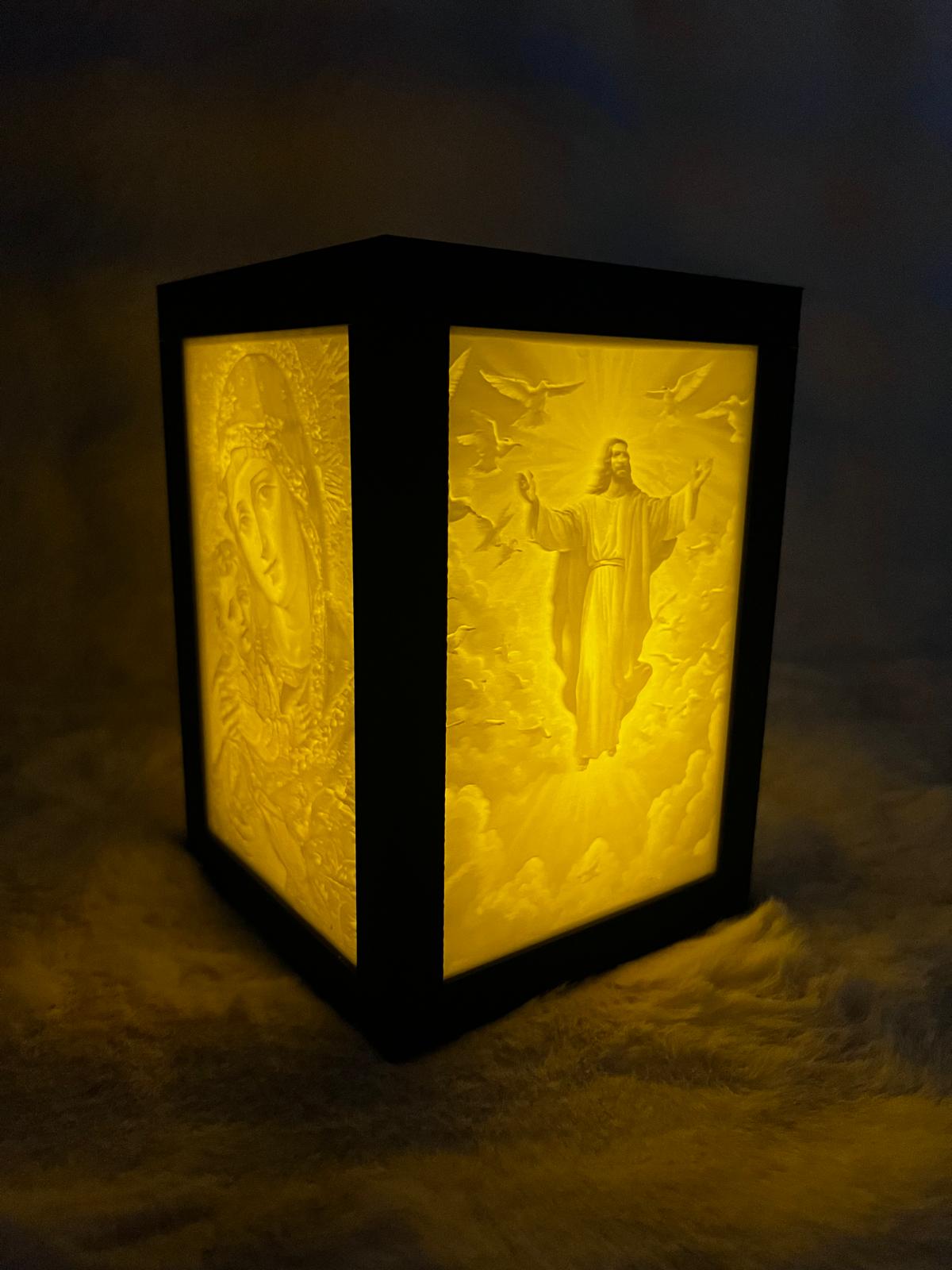 Lampă Religioasă cu 5 Lytophane – Iluminare LED cu Design Religios (Alb-Negru)