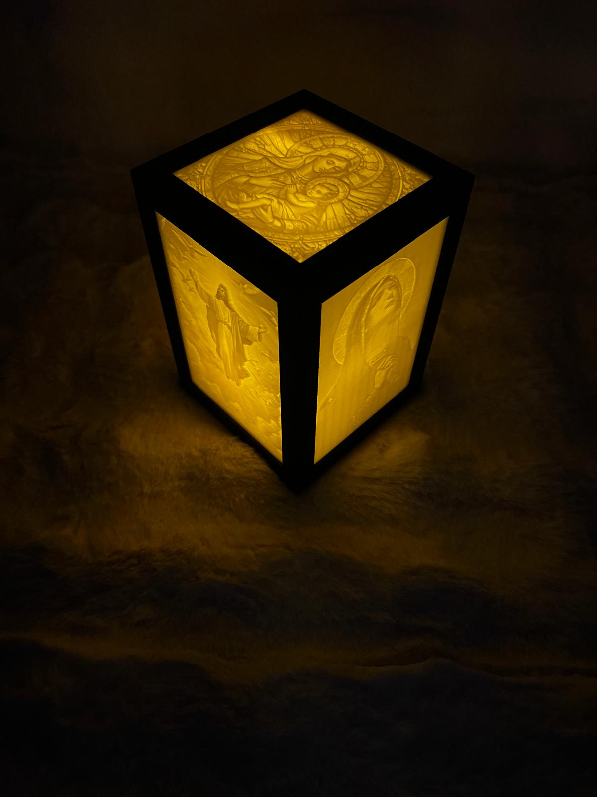 Lampă Religioasă cu 5 Lytophane – Iluminare LED cu Design Religios (Alb-Negru)