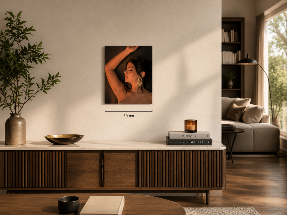 Tablou foto personalizat imprimat UV pe panou compozit din aluminiu, expus într-un living modern
