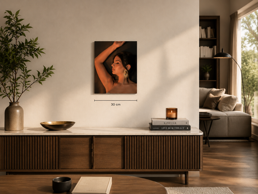 Tablou foto personalizat imprimat UV pe panou compozit din aluminiu, expus într-un living modern
